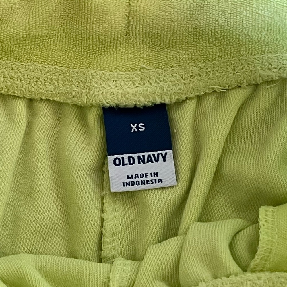 Old Navy Sweatshirt & Shorts Set - Picture 7 of 9